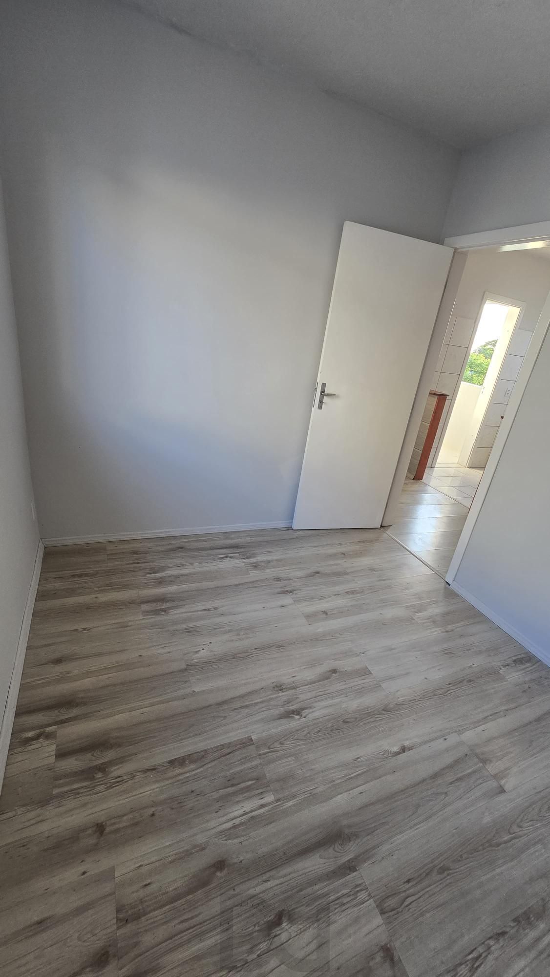 Apartamento 2 dormitórios - sacada com churrasqueira - 1 vaga escriturada — foto 8