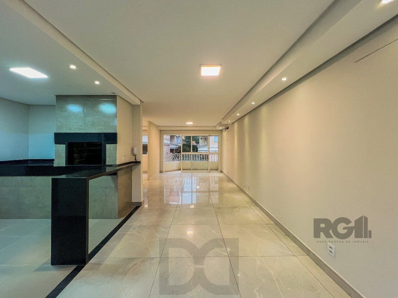 Casa em Condomínio no bairro Pedra Redonda - 5 dormitórios — foto 7