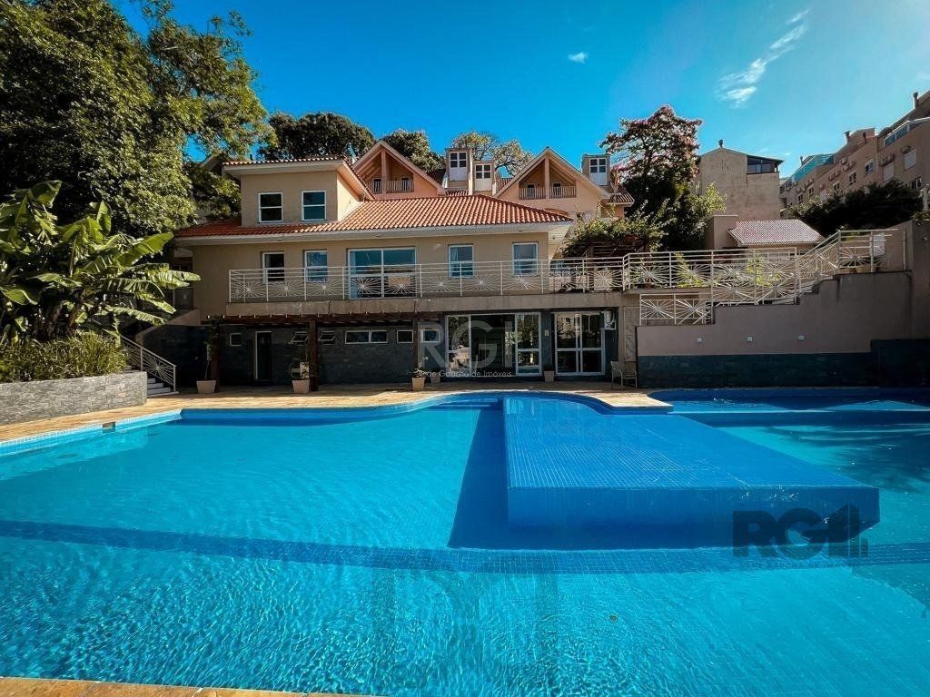 Casa em Condomínio no bairro Pedra Redonda - 5 dormitórios — foto 41