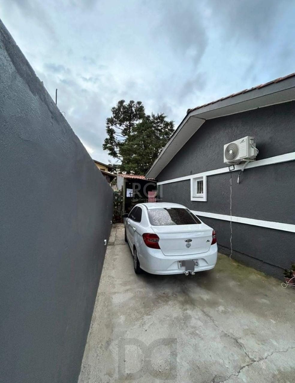 Casa no bairro Hípica - 4 dormitórios — foto 4