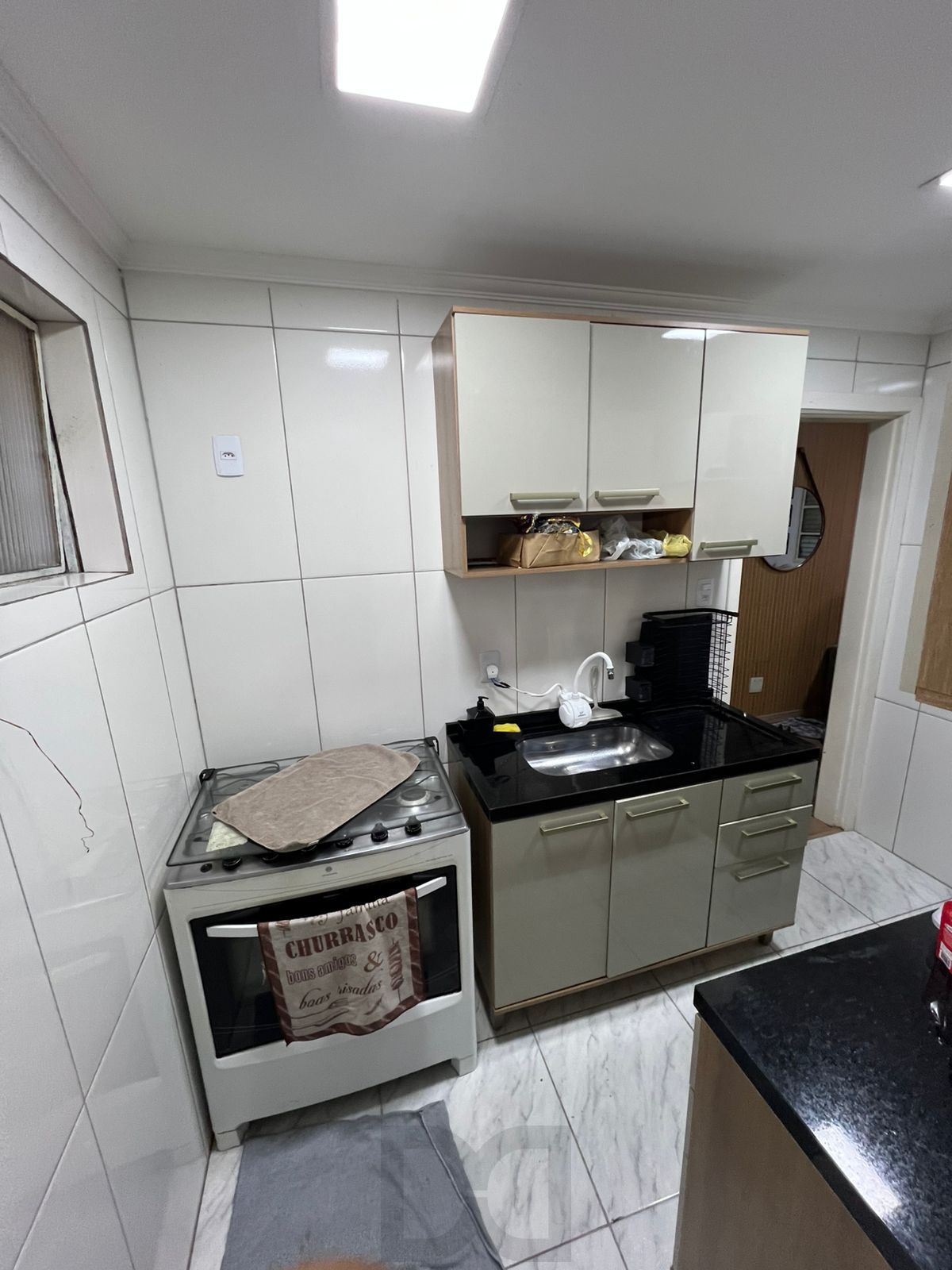 Lindo Apartamento Localizado no Bairro restinga de 2 dormitórios — foto 9