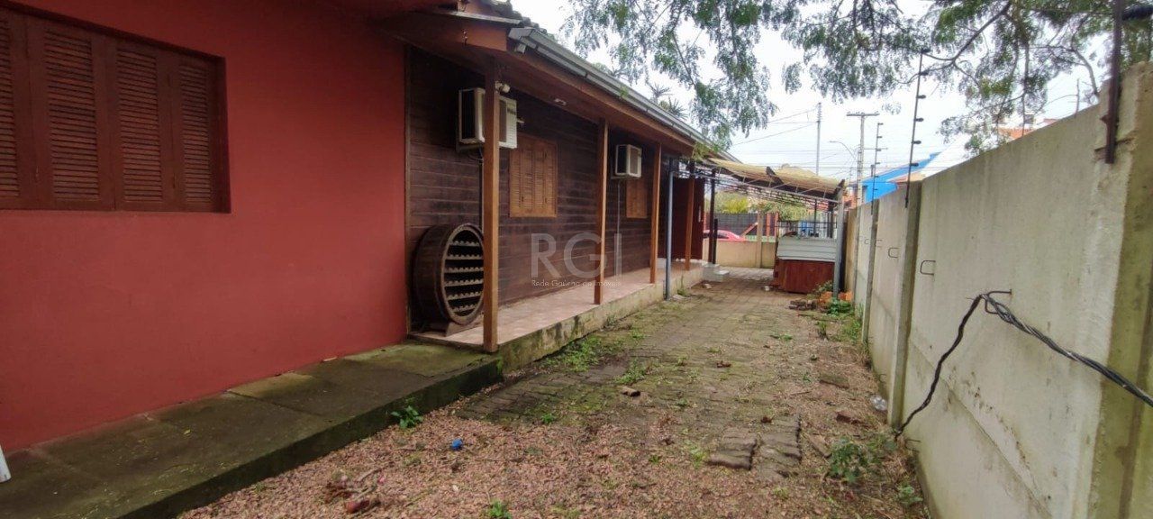 Casa de esquina no bairro Guarujá — foto 15