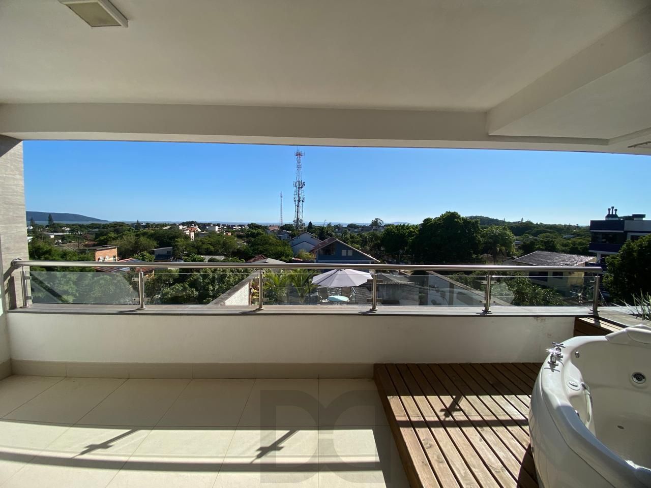 Casa em Ipanema com 4 Dormitórios sendo 3 Suíte — foto 41