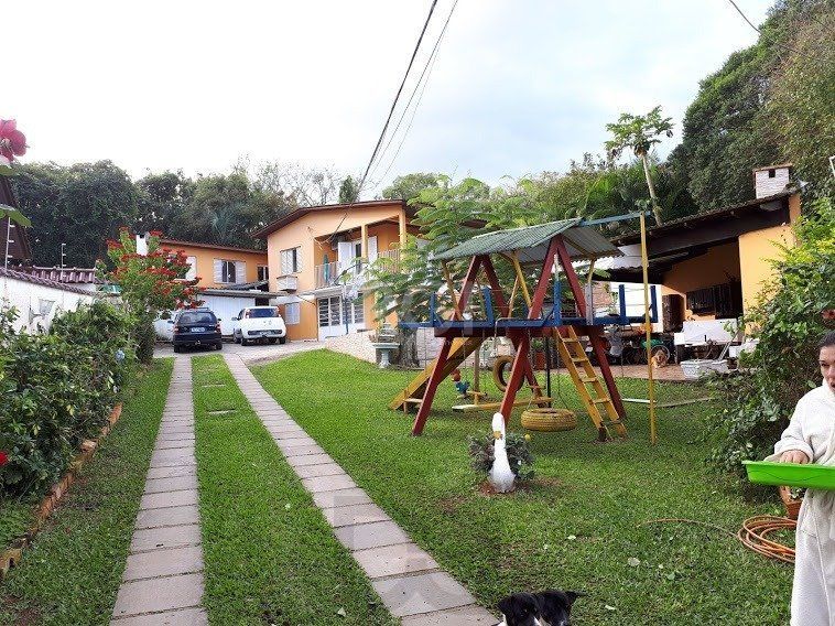 Casa com 4 dormitórios no bairro Vila Nova — foto 74