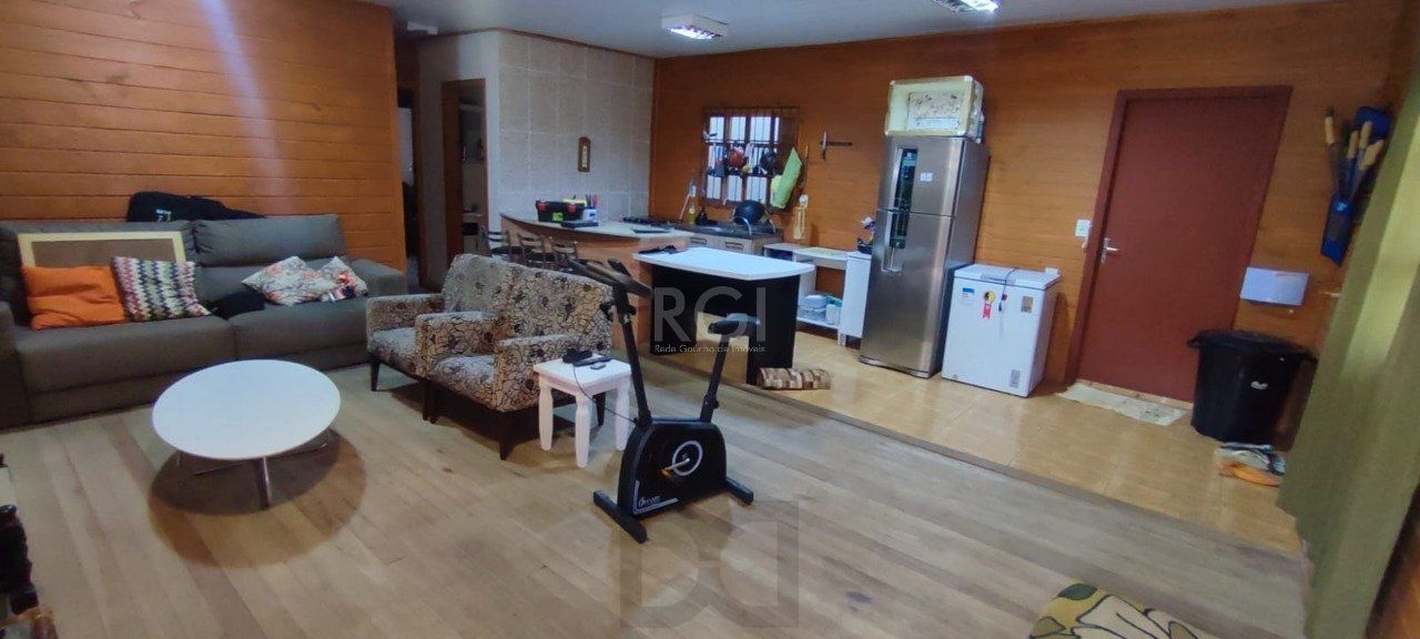 Casa de esquina no bairro Guarujá — foto 14
