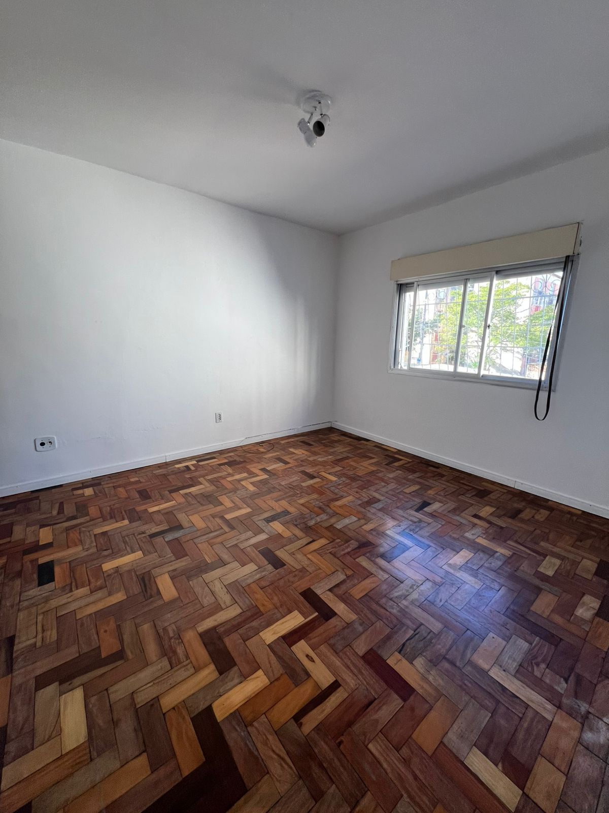 Ótimo Apartamento de 2 dormitórios Localizado no bairro Restinga — foto 1