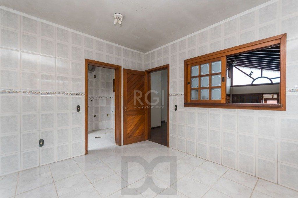 Casa no bairro Espirito Santo - 3 dormitórios — foto 5