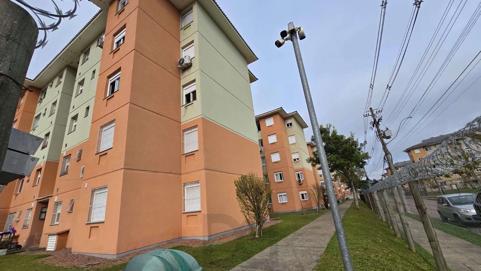 Apartamento no bairro Restinga - 2 dormitórios - 1 vaga — foto 1