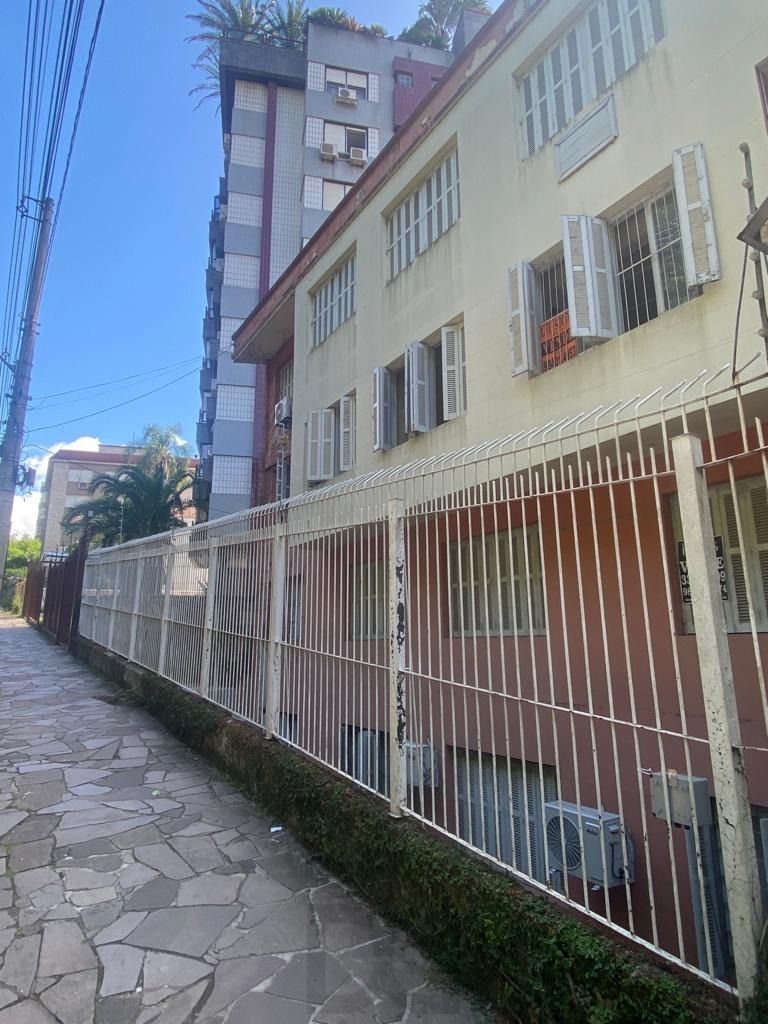 Apartamento no bairro Floresta - 3 dormitórios — foto 2