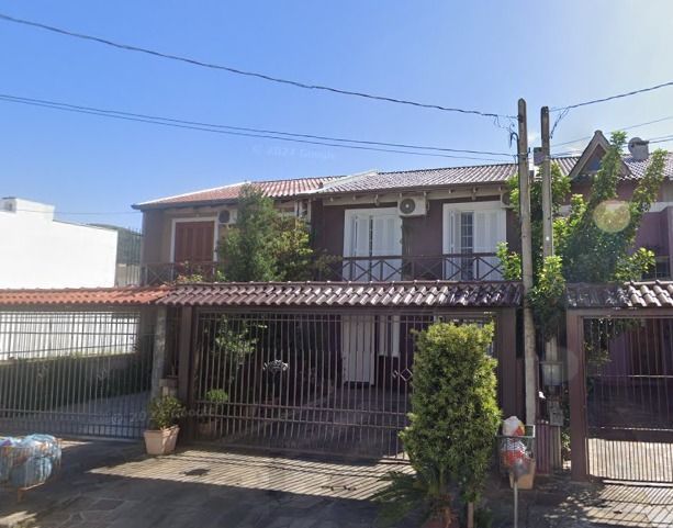Casa no bairro Hípica - 3 dormitórios — foto 1