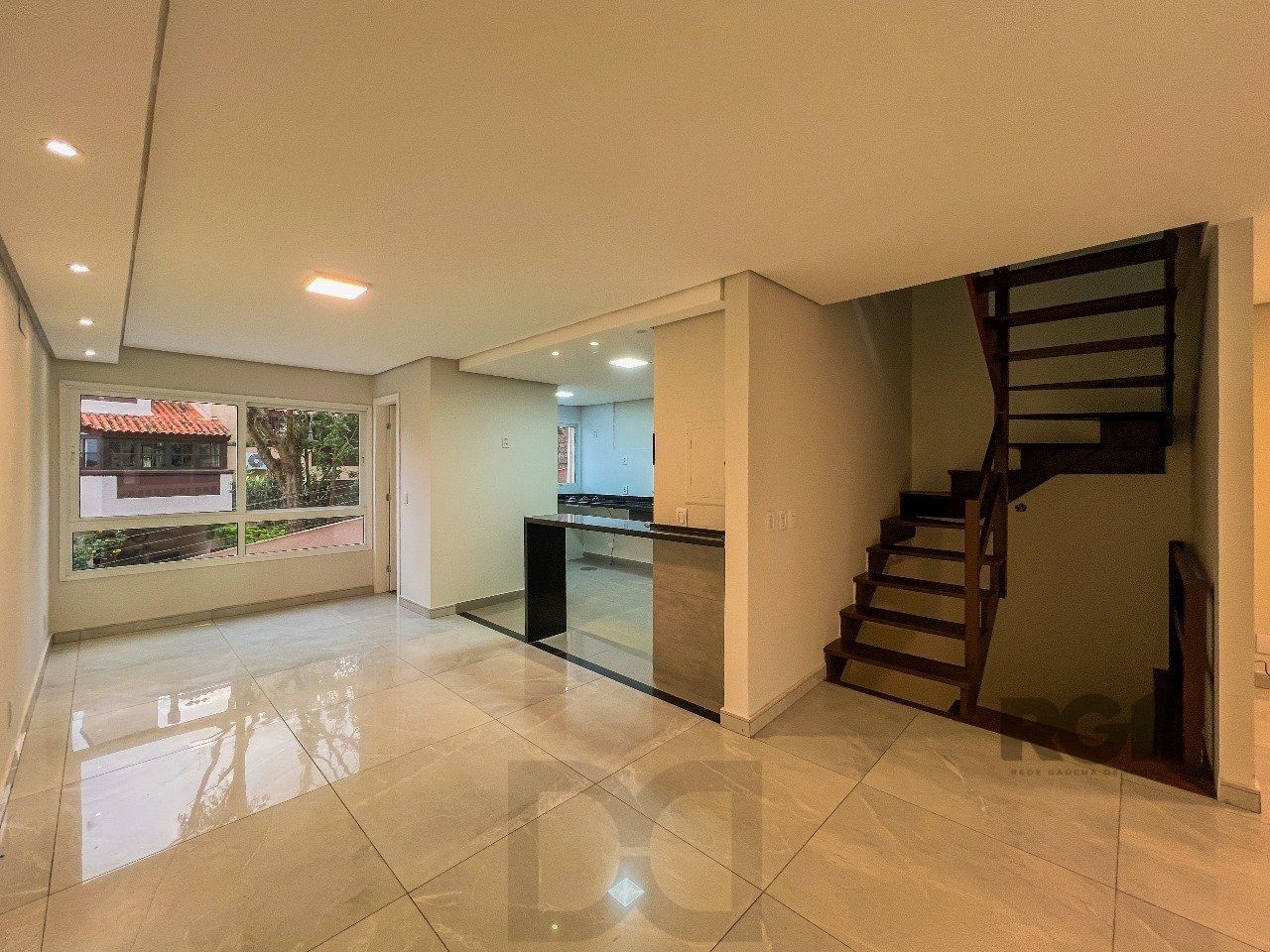 Casa em Condomínio no bairro Pedra Redonda - 5 dormitórios — foto 4