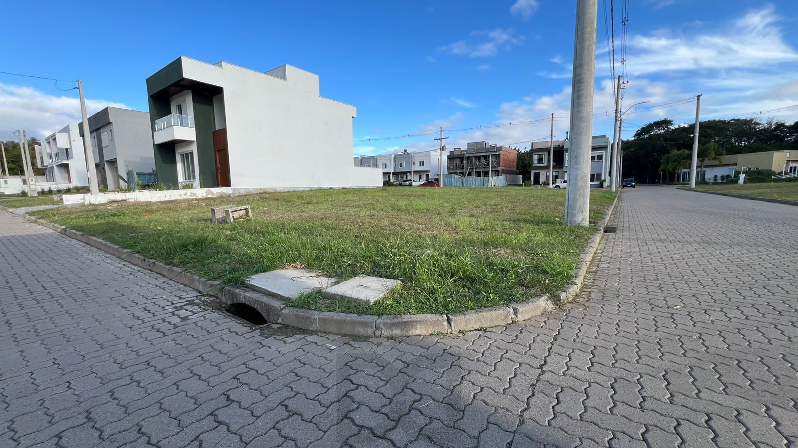 Ótimo terreno de esquina em Condomínio fechado - Cond. Ilha Verde — foto 3