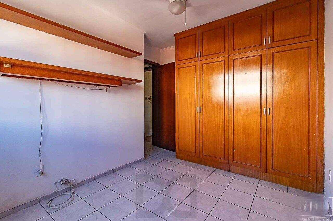 Apartamento no Bairro Jardim Lindóia -3 DORMITÓRIOS - 1 SUÍTE - 1 VAGA — foto 9