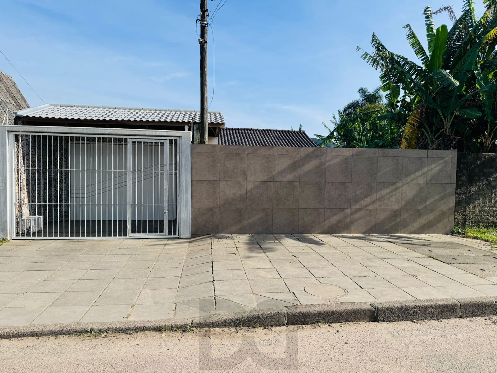 Casa no bairro Aberta dos Morros - 3 dormitórios — foto 1