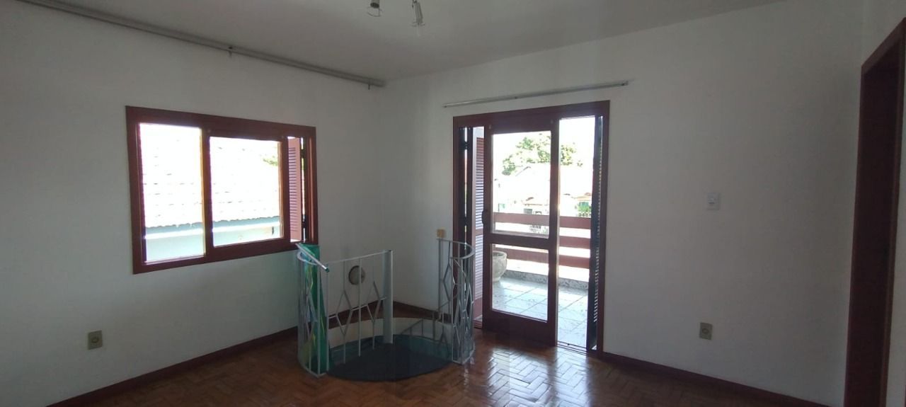 Casa no bairro Santa Tereza - Vila dos Comerciários - 5 dormitórios — foto 13