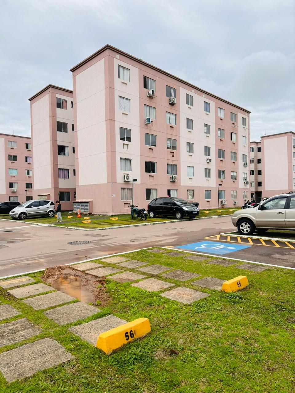 Ótimo apartamento de 2 dormitórios localizado no bairro Hípica Zona Sul — foto 1