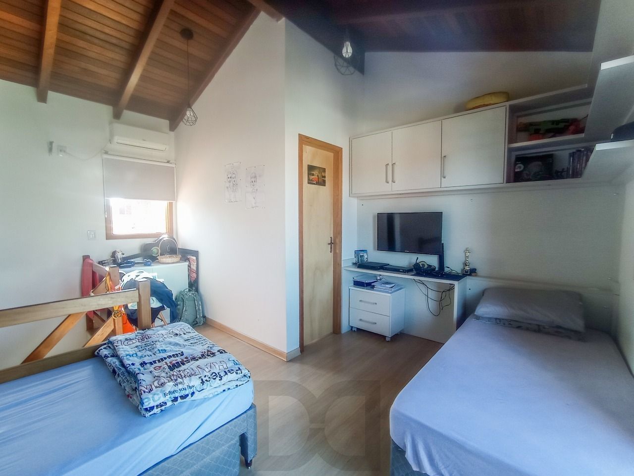 Casa no bairro Hípica - 3 dormitórios — foto 10