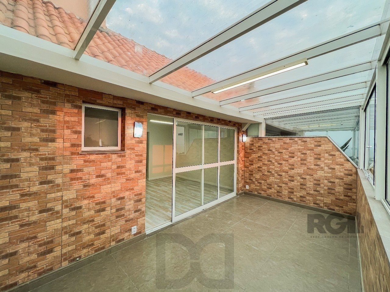 Casa em Condomínio no bairro Pedra Redonda - 5 dormitórios — foto 34