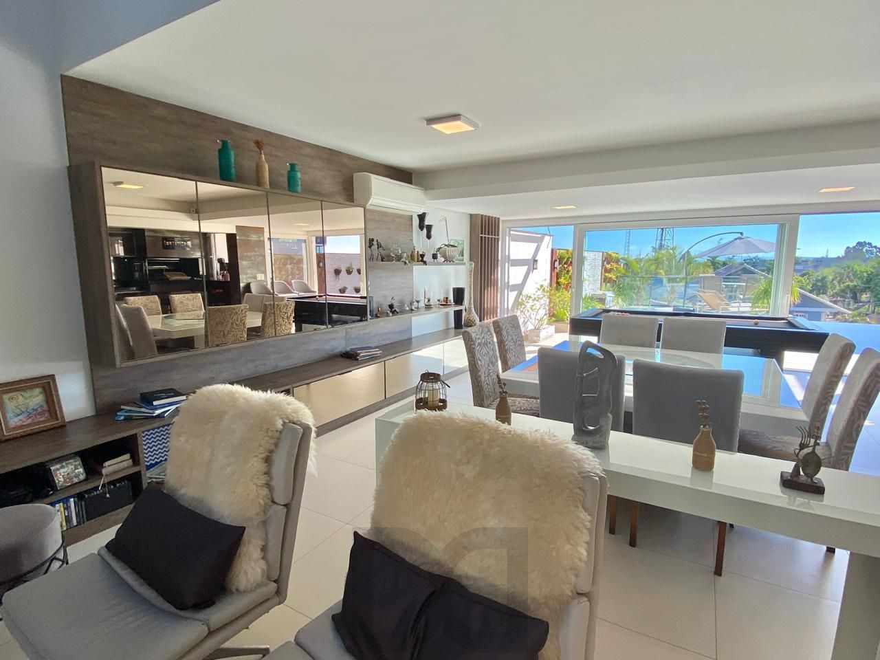 Casa em Ipanema com 4 Dormitórios sendo 3 Suíte — foto 64