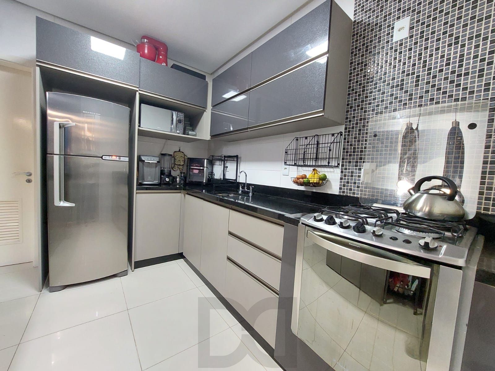 Excelente sobrado no Residencial Jardins do Prado de 3 dormitórios sendo uma suíte — foto 26