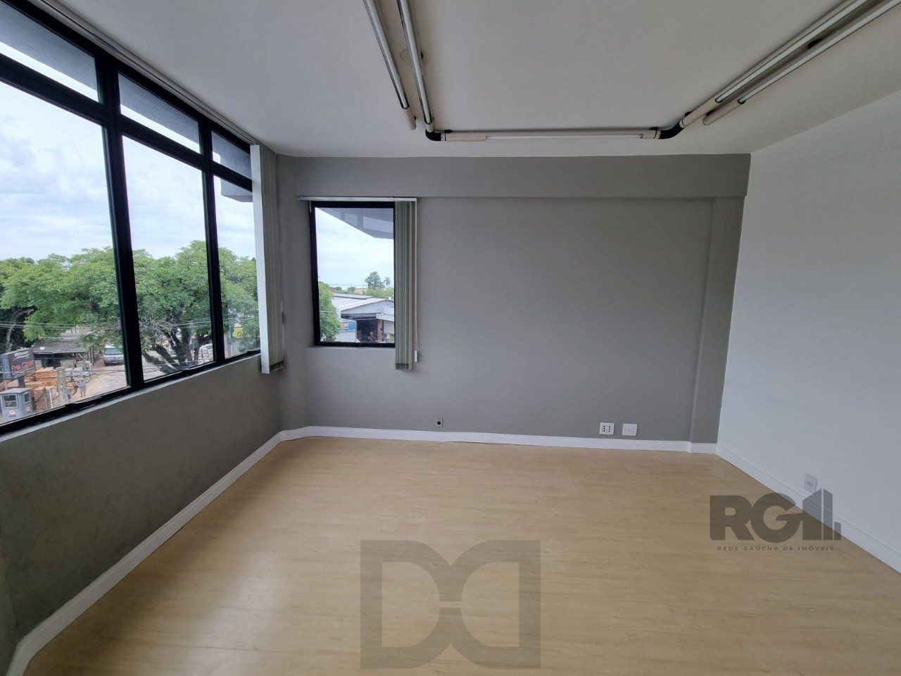 Sala comercial Bairro Ipanema / Prédio com Elevador e Estacionamento — foto 5