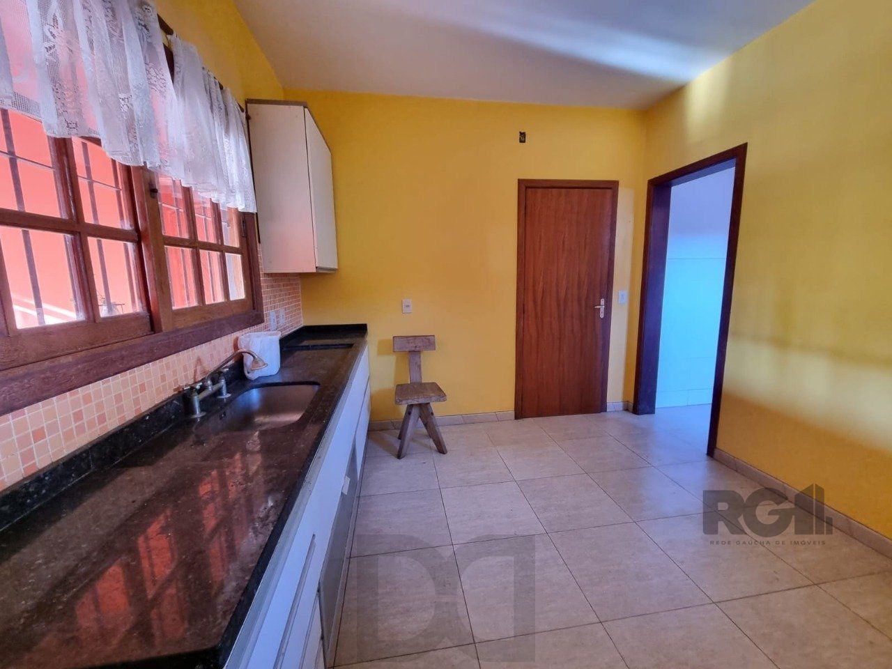 Linda Casa Bairro Ipanema 02 Dormitórios Suíte — foto 10