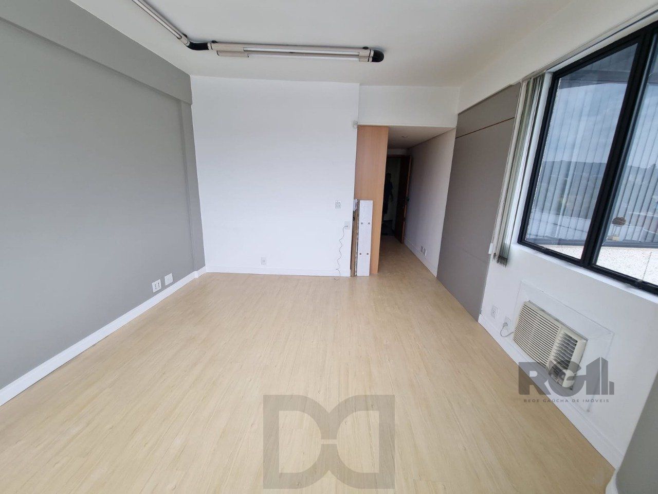 Sala comercial Bairro Ipanema / Prédio com Elevador e Estacionamento — foto 6