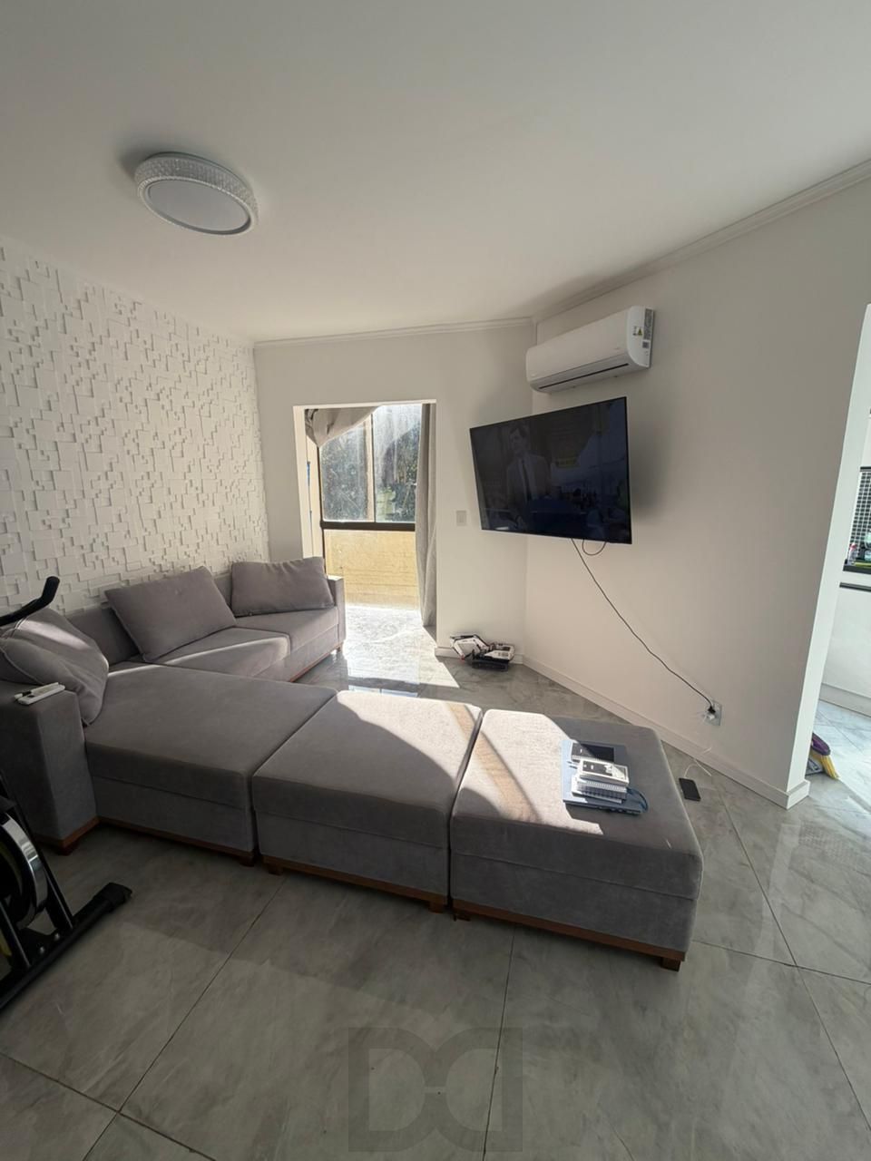 Apartamento de 1 dormitório, todo reformado e mobiliado, com vaga de garagem escriturada, localizado no bairro Santa Teresa. — foto 10