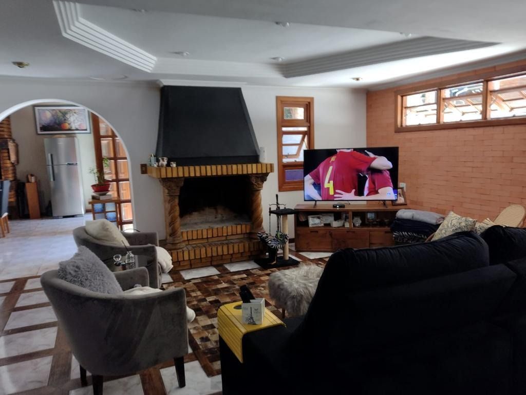 Linda Casa 4 Dormitórios Piscina, Churrasqueira, 4 Vagas Bairro Guarujá — foto 4