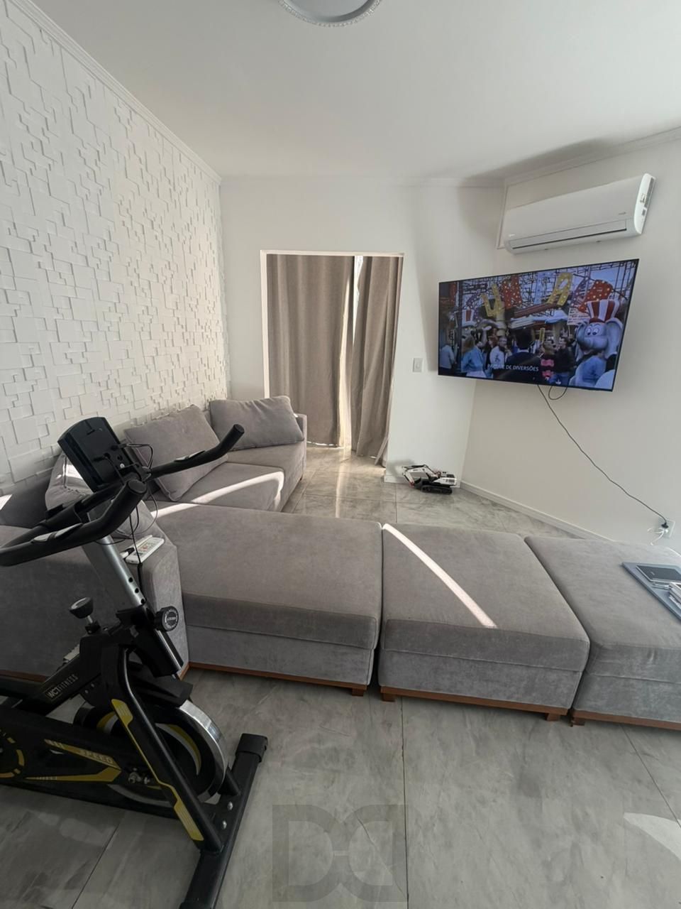Apartamento de 1 dormitório, todo reformado e mobiliado, com vaga de garagem escriturada, localizado no bairro Santa Teresa. — foto 8