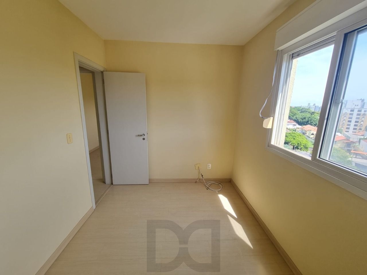 Apt 2 Dormitórios Com Sacada Bairro Cavalhada — foto 8
