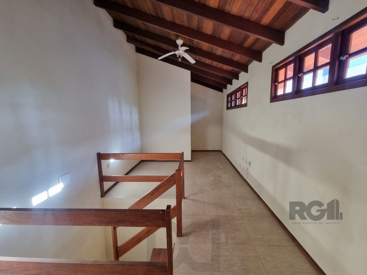 Linda Casa Bairro Ipanema 02 Dormitórios Suíte — foto 3