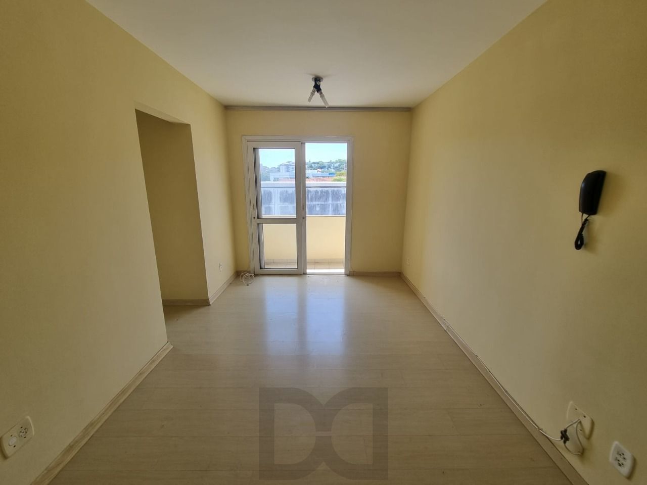 Apt 2 Dormitórios Com Sacada Bairro Cavalhada — foto 1