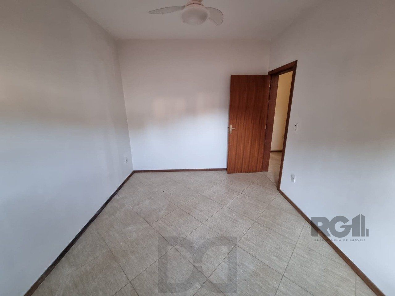 Linda Casa Bairro Ipanema 02 Dormitórios Suíte — foto 7