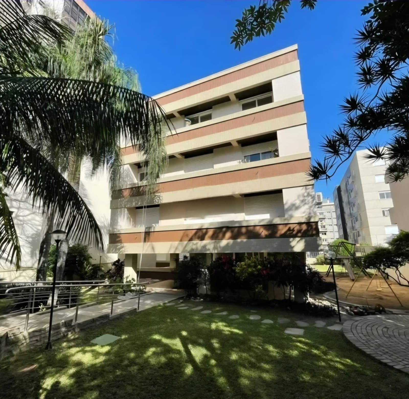 APARTAMENTO 2 DORMITÓRIOS - 2 BANHEIROS - AUXILIADORA — foto 1