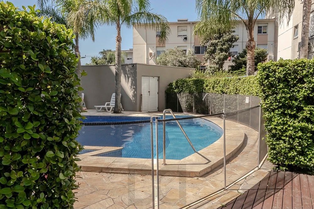 Apartamento com 2 quartos, bairro Camaquã — foto 2