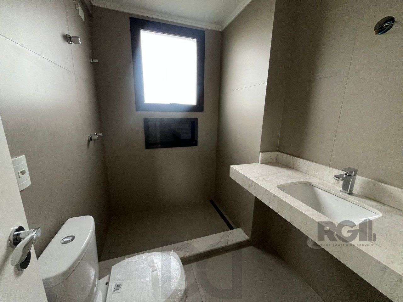 Apartamento 03 Suítes / Sacada/ 131m / Rua José Gomes / Tristeza — foto 16