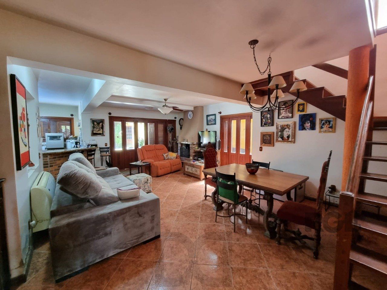 Casa com 4 Dormitórios / Piscina / Terraço / Bairro Ipanema — foto 6
