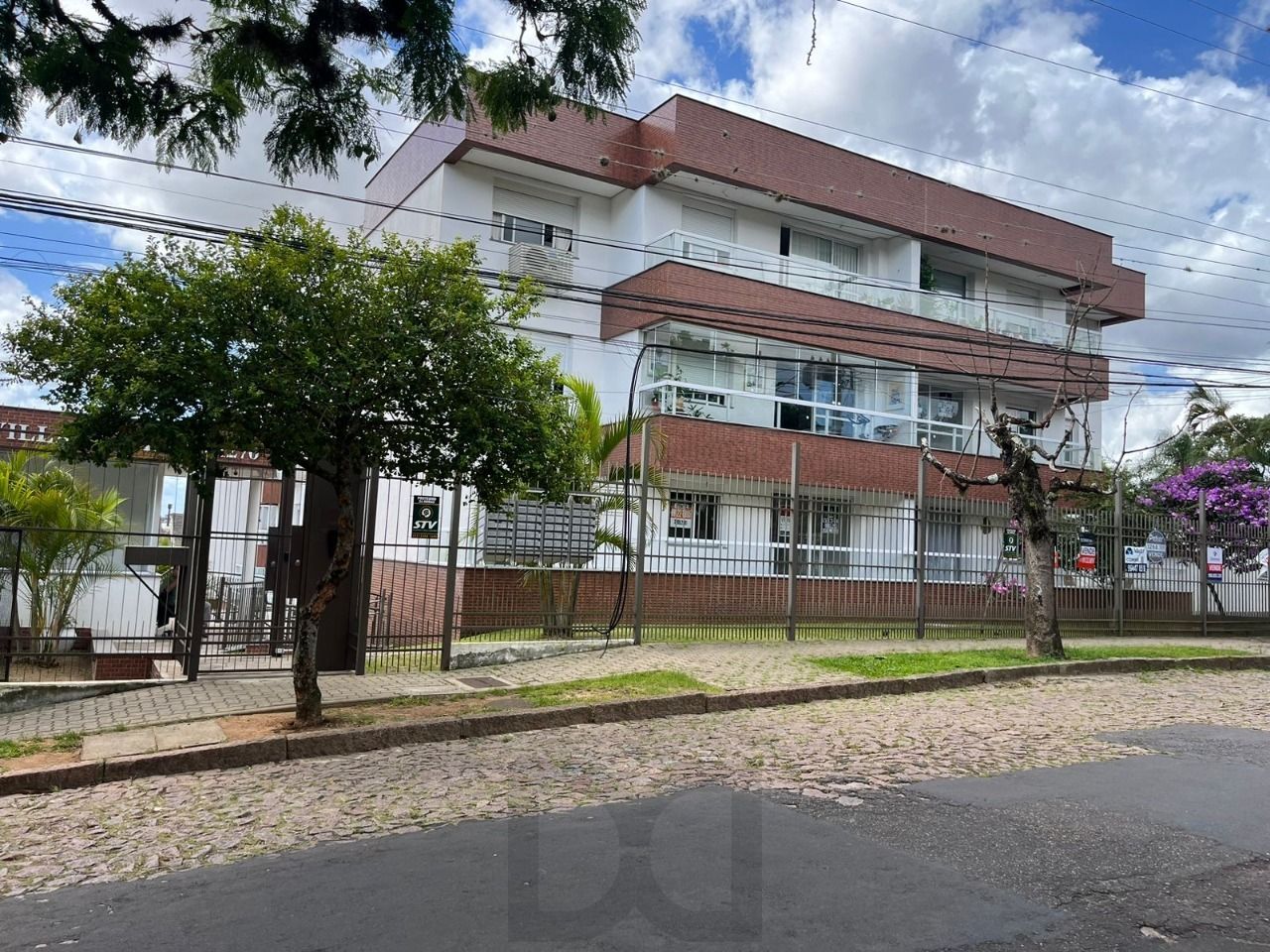 Apartamento 02 Dormitórios Com Sacada Bairro Tristeza — foto 17