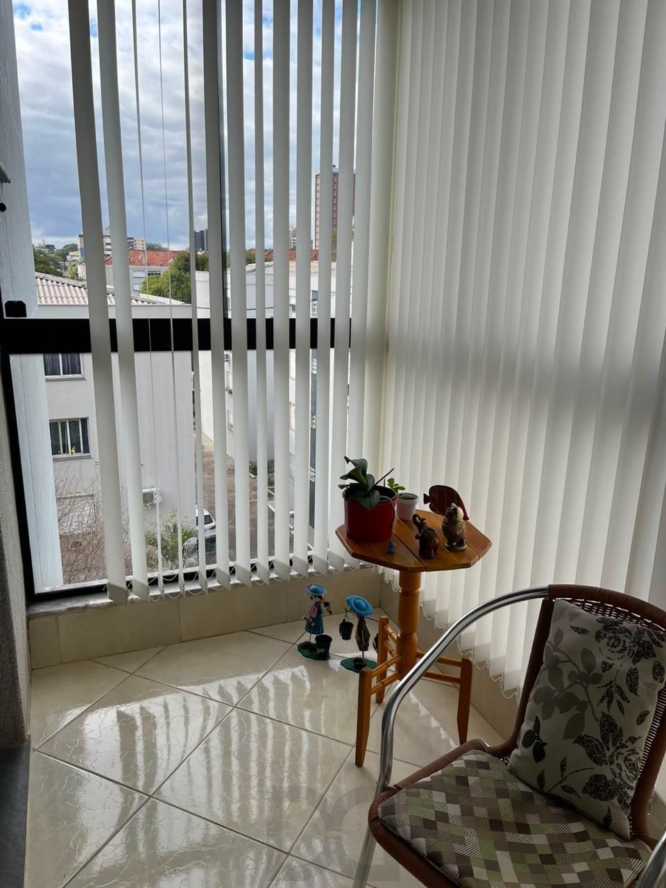 apartamento de 2 dormitórios a venda na rua Roque Calage — foto 11