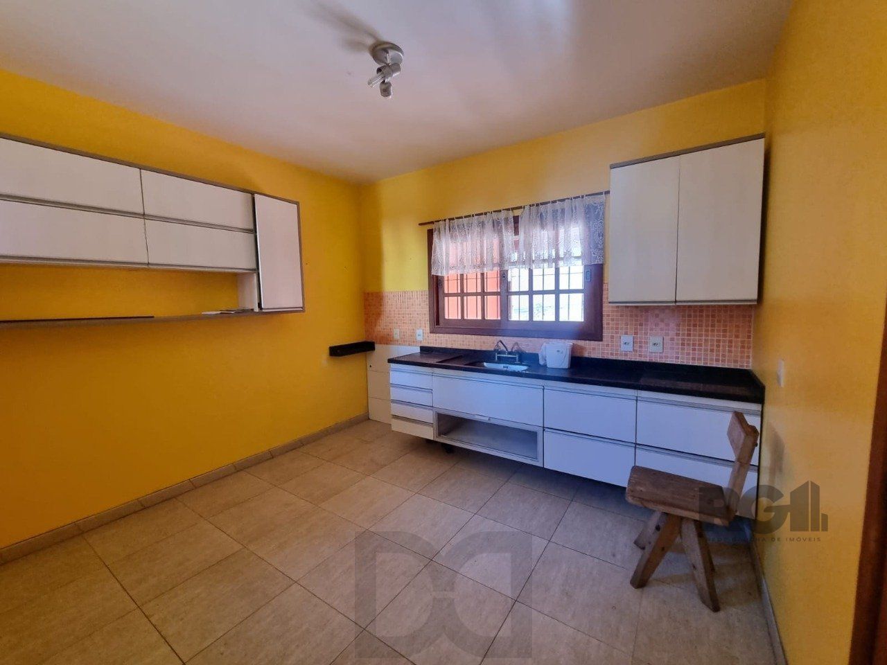 Linda Casa Bairro Ipanema 02 Dormitórios Suíte — foto 15
