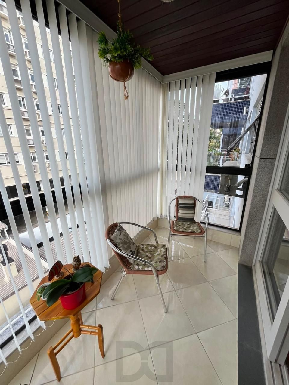 apartamento de 2 dormitórios a venda na rua Roque Calage — foto 13