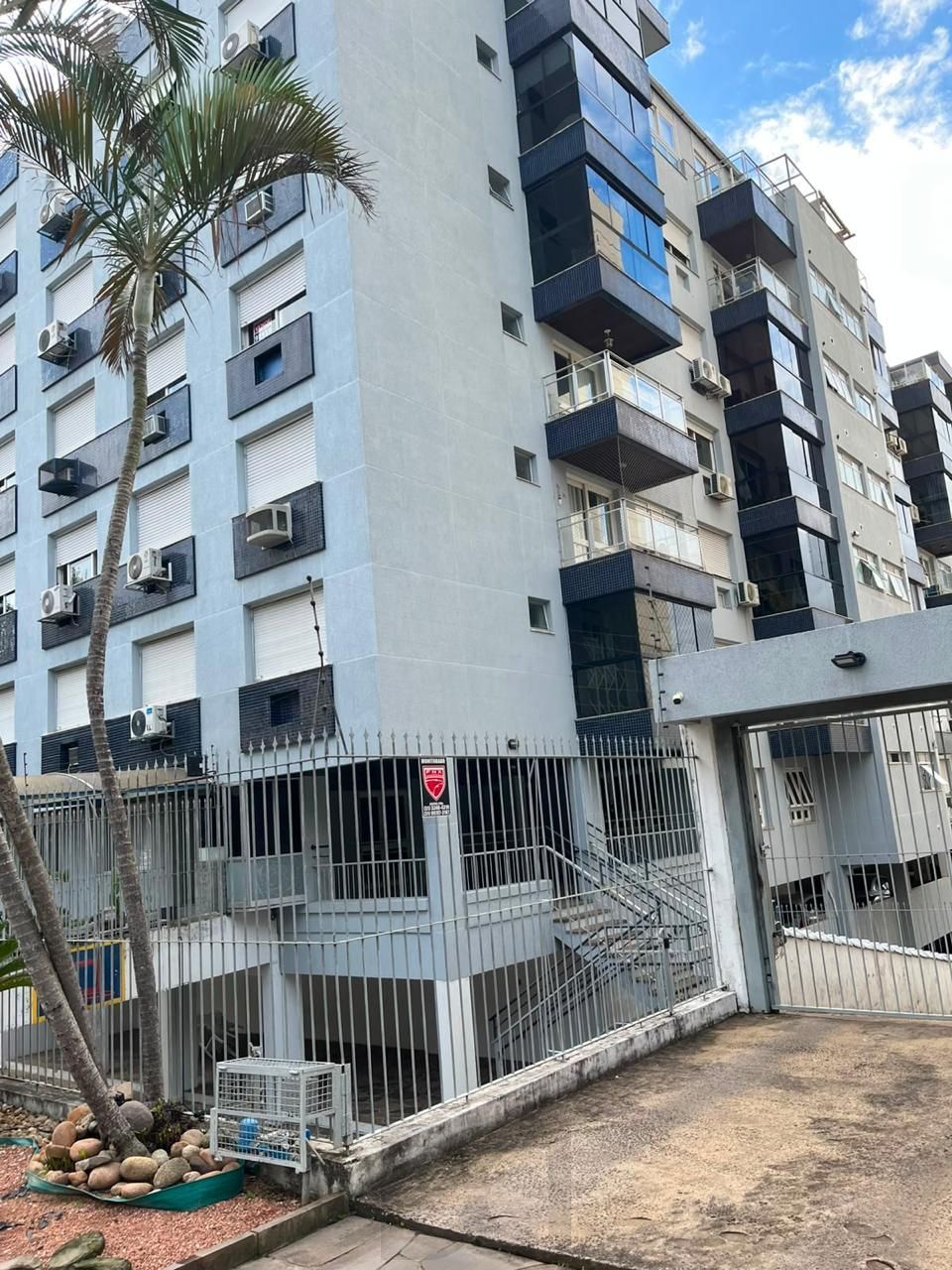 apartamento de 2 dormitórios a venda na rua Roque Calage — foto 2