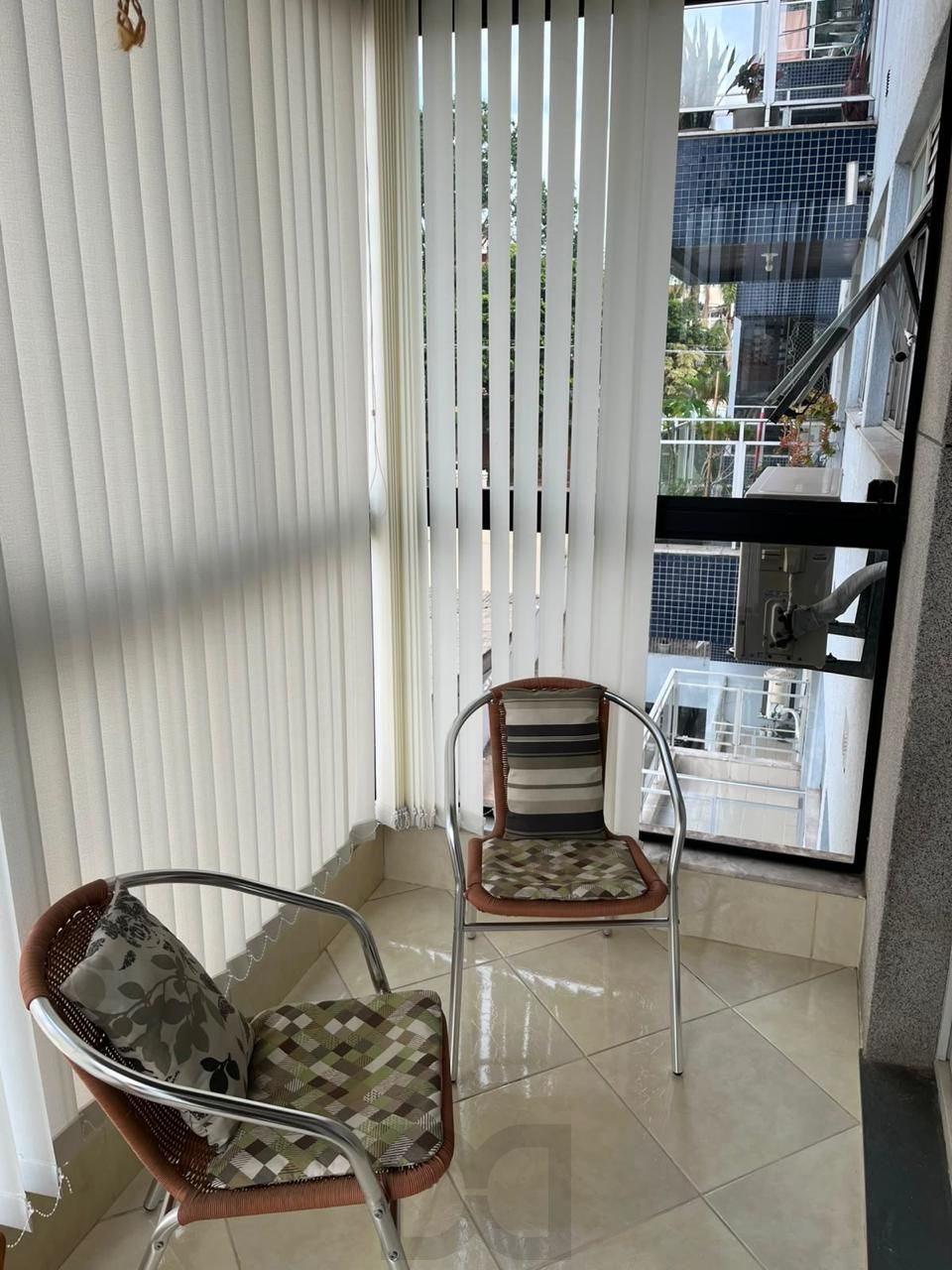 apartamento de 2 dormitórios a venda na rua Roque Calage — foto 12