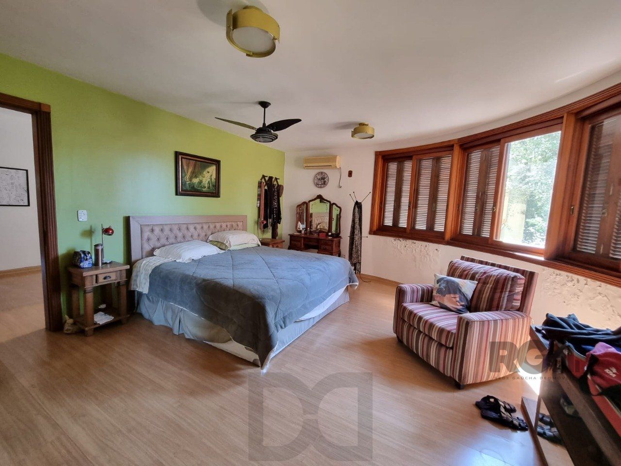 Casa com 4 Dormitórios / Piscina / Terraço / Bairro Ipanema — foto 13