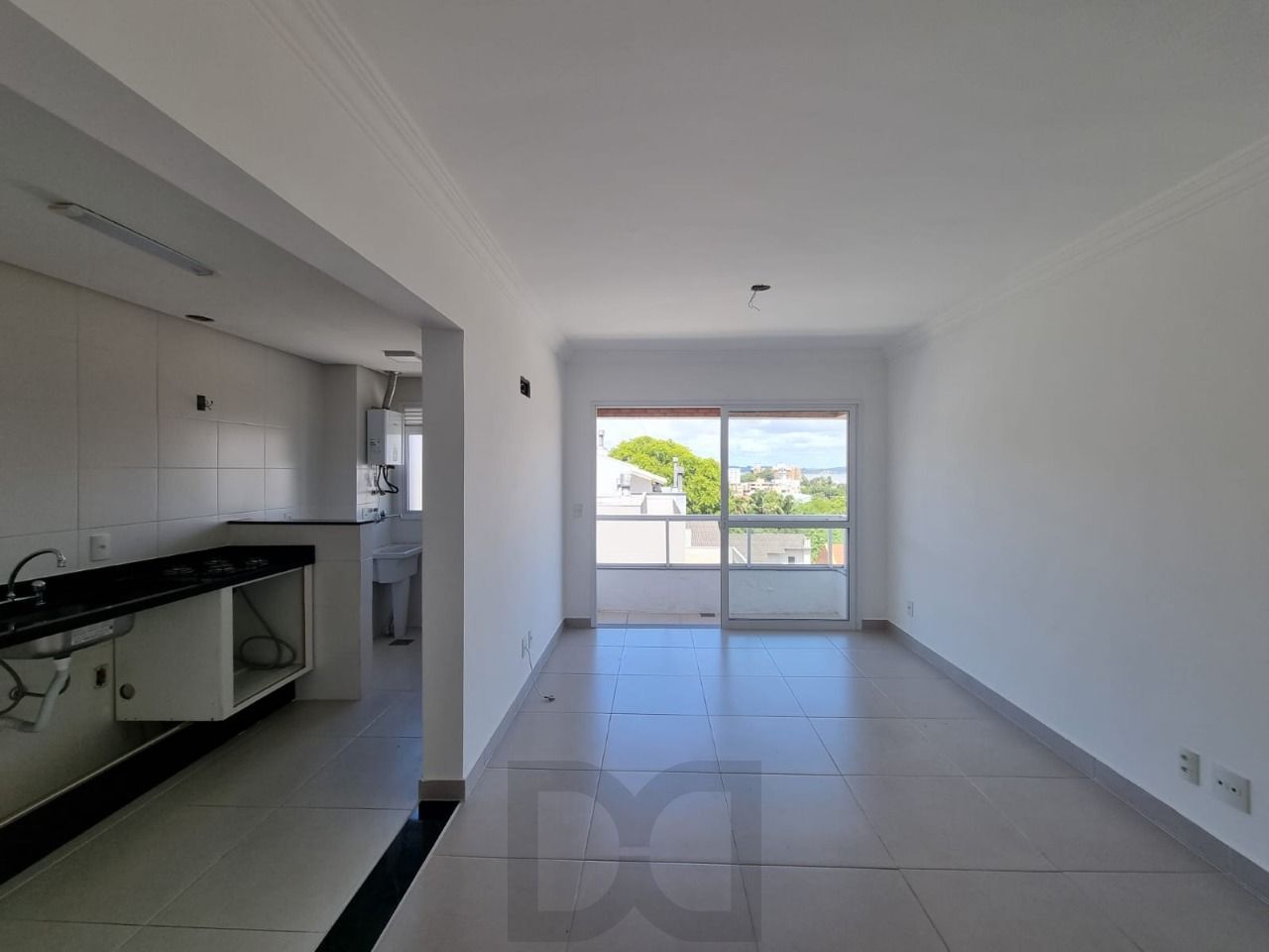 Apartamento 02 Dormitórios Com Sacada Bairro Tristeza — foto 2