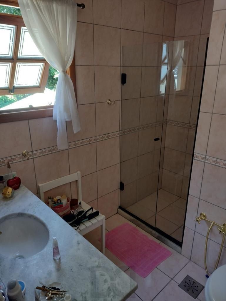 Linda Casa 4 Dormitórios Piscina, Churrasqueira, 4 Vagas Bairro Guarujá — foto 10
