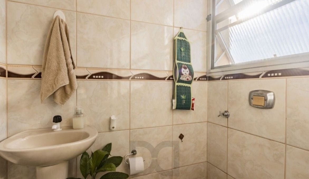 APARTAMENTO 2 DORMITÓRIOS - VAGA - ELEVADOR - PASSO D'AREIA — foto 9