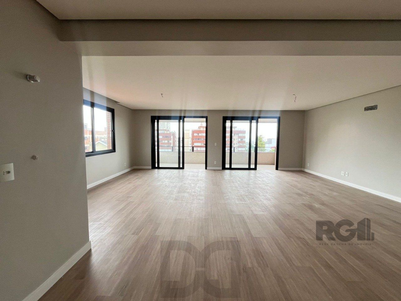 Apartamento 03 Suítes / Sacada/ 131m / Rua José Gomes / Tristeza — foto 3
