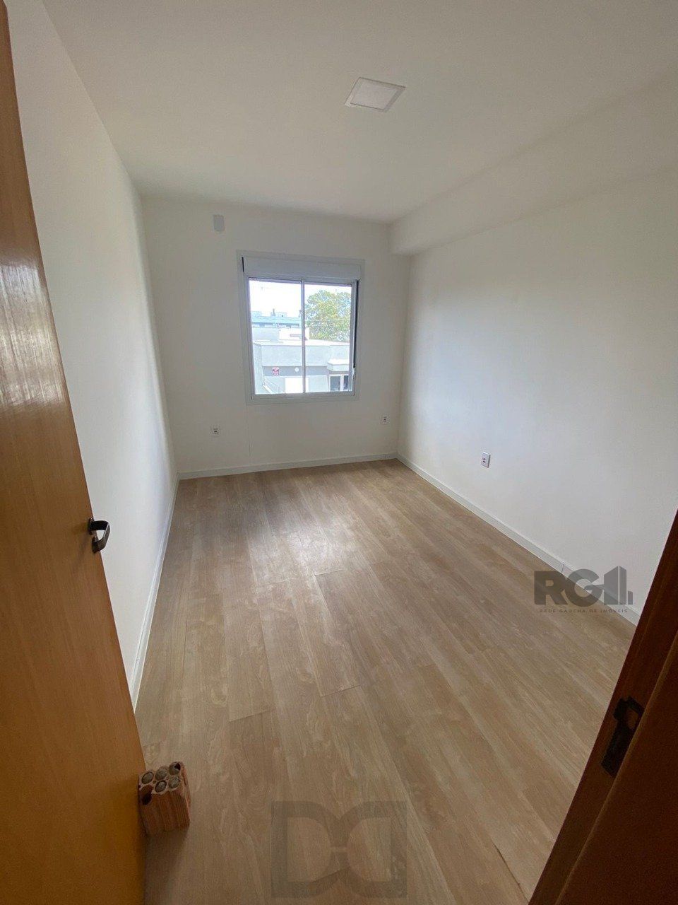 Casa com 03 Dormitórios / Amplo Terraço e Pátio — foto 12